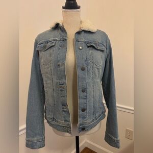 Universal Thread Light Wash Women's Sherpa Lined Jean Jacket Size S